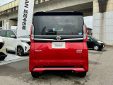 スポイラー付きバックドアは大きく開閉します!ので荷物の積み下ろしが楽です。