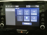 ディスプレイオーディオを装備。スマホとクルマをつなぐことで、これまでのナビに加えて、いろんなサービスが楽しめます。