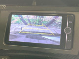 【バックカメラ】駐車時に後方がリアルタイム映像で確認できます。大型商業施設や立体駐車場での駐車時や、夜間のバック時に大活躍!運転スキルに関わらず、今や必須となった装備のひとつです!