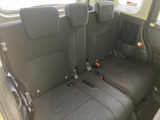 3列目シートも広々としており、大人でもゆったりと座れます。多人数乗車時でも快適な空間を確保しています。