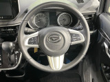 【純正革巻きステアリング】上質な革を使用することで、手にしっかり馴染みとても運転しやすいハンドルです♪