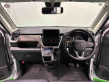 Aピラーの傾斜やヒップポイントの位置を最適化。ひらけた前方視界とノンストレスな運転姿勢で快適なドライブが楽しめます。