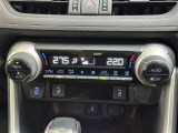 ●デュアルオートエアコン●!運転席と助手席で、それぞれお好みに合わせて温度設定が行えます♪