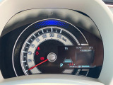 ランプ色で運転状態を表示しエコドライブをサポートするメーター!発電状況バッテリー残量なども一目瞭然!★走行距離が少ないのも良いですね!