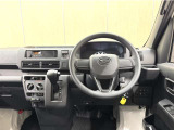 運転しやすいインパネ周りです。見やすいレイアウトで運転をサポートします☆☆
