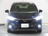 ヘッドライトとフォグは切れのある光り方のLED! Sは大型バンパーやルーフスポイラーが特徴です♪