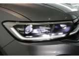 LEDヘッドライト+LEDテールランプ付き。高い視認性を確保しながら、消費電力の少なさと長寿命を実現させた次世代のライトです。