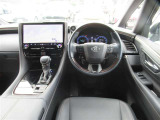 見通しのよいすっきりとした視界で、誰でも運転しやすいです。運転のしやすさは疲れにくさにも繋がりますよ♪