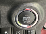 停車中にテレビや映像を楽しめるTVモニター。休憩時間や待ち時間に、エンターテイメントを満喫できます。