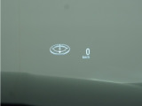 ◆HUD(ヘッドアップディスプレー)◆道路標識や、駆動力の配分状況なども表示します。少ない視線・焦点移動で必要な情報を読み取れます。