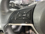 【ステアリングスイッチ】手元のボタンから、オーディオやナビなどの操作ができるので、よそ見をせずに安全に運転に集中できます!
