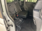 後席をはね上げれば、「もうひとつの荷室」が生まれます。