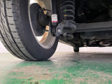 お車を安心してお乗りいただく為には、足回りの定期点検が欠かせません。サービスサポート(有償保証)では無料点検もご提供しており、安心のカーライフをお過ごしいただけるサポート体制が整っています。