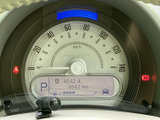 視認性の高いメーター類は、運転に必要な情報を的確にドライバーに伝えます。運転に集中できる環境です。