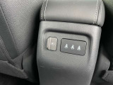 後席にもUSBソケットを完備してますので、携帯の充電が無くなりそうなときも安心です。