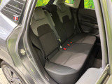 コンパクトカーですが、セカンドシートは十分な広さがあり快適にお乗りいただけます♪シートを倒して大きな荷物を積んだりと、用途の幅が広い1台です。