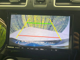 【バックカメラ】駐車時に後方がリアルタイム映像で確認できます。大型商業施設や立体駐車場での駐車時や、夜間のバック時に大活躍!運転スキルに関わらず、今や必須となった装備のひとつです!