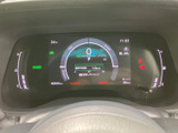 視認性の高いメーターで、運転に必要な情報を確認できます。運転状況を的確に把握し、安全運転をサポートします。