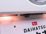 バックの苦手な初心者や女性にうれしいバックモニター 運転席の死角になる真後ろが確認できます。 (^^♪