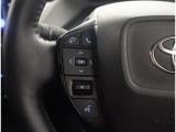 ハンドルから手を放さずに操作出来ますので、安全運転にもつながりますね