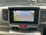 バックモニターで車庫入れや縦列駐車もらくらく、高感度カラーカメラですので僅かな光でもくっきりと見え、夜でも安心して駐車出来ます。