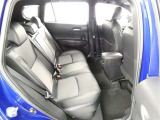 ゆとりある広々とした車内空間は、ドライブを始め買い物やレジャーなど、幅広く活躍します。一人でもみんなとでもお出かけを楽しみましょう!