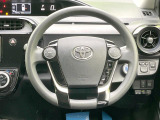 インテリアに合わせたデザインのステアリングは、運転される方のことも考え、運転しやすい形状、大きさです。是非一度、実際に触ってお確かめください。