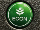 ★ECONスイッチ★ エコドライブを加速しよう!スイッチをONにすると、運転の仕方によるロスを抑え込み燃費をよくするようクルマが頑張ります(*^ー^*)燃費向上にチャレンジ♪