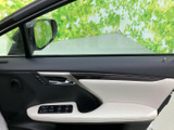 操作しやすいウインカーレバーは、安全な車線変更をサポートします。直感的な操作で、周囲への意思表示を確実に行えます。