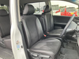運転席からの視界は良好で、運転操作もスムーズに行えます。座り心地の良いシートで、長時間の運転でも疲れにくいでしょう。