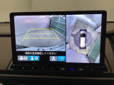 【マルチビューカメラシステム】真上から見下ろしたかのような視点で駐車をサポートします!クルマの斜め後ろや真横など、4つのカメラの映像が合成され、モニターに映し出されます。