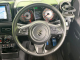 【純正革巻きステアリング】上質な革を使用することで、手にしっかり馴染みとても運転しやすいハンドルです♪