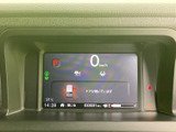 視認性の高いメーター類が配置され、運転に必要な情報を一目で確認できます。運転に集中できる環境です。