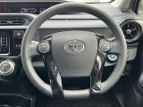 インテリアに合わせたデザインのステアリングは、運転される方のことも考え、運転しやすい形状、大きさです。是非一度、実際に触ってお確かめください。