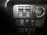 運転席から操作できる両側パワースライドドアのコントロールスイッチです(挟み込み防止機能付)
