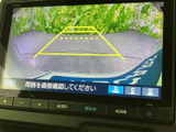 お好みの音楽を検索し、快適なドライブをお楽しみいただけます。様々なソースに対応しており、飽きさせません。