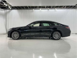 フロントからリヤまで一体感あるスタイリッシュなサイドフォルムです。