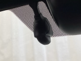 ドライブレコーダーが前方の監視をしてくれます。衝突や急ブレーキなどを感知した場合に、記録された動画が万が一の際に直前の状況を把握する手助*使用時は、別途SDカードが必要になります。けとなります。