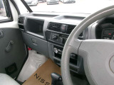 操作しやすい運転席!