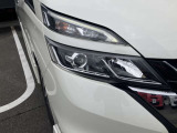 LEDヘッドライトは省電力ですが、純白光で驚くほど明るく夜道を照らしてくれます。さらに解錠操作に応じてLEDポジションライトを点灯させるフレンドリーライト機能を装備。