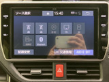 高精細なディスプレイで、快適なドライブをサポート。様々な機能が直感的に操作でき、情報も一目で確認できます。日常の移動がより楽しくなりますね。
