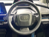 【純正革巻きステアリング】上質な革を使用することで、手にしっかり馴染みとても運転しやすいハンドルです♪
