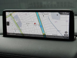 マツダコネクトの10.25インチワイドセンターディスプレイです。『Android Auto』『Apple CarPlay』や独自のコネクテッドサービスに対応したインターフェイスシステムです。