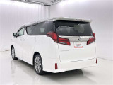 荷物をたっぷり載せて広々ドライビング♪夏でも冬でも、アウトドアやショッピングを思い切り楽しみましょう!