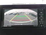 バックカメラ付き♪車庫入れ、バックでの駐車時に後方が見える事での安心感は大きいです☆一度装備したら外せなくなるアイテムです♪