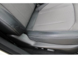乗り降りする機会が多く痛みの出やすい運転席シートのサイド・座面部のアップ写真、ご検討の際の参考にしてください