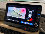 バックギアに入れるだけで自動でリヤカメラに切り替わります!車庫入れやバックが苦手な方にオススメ!
