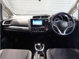 ◆インテリアパネル◆視界広々で非常に運転しやすくロングドライブでも疲れを感じさせないすっきりとまとまったインパネ周りです。