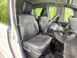 運転席シート廻りは使用感も少なく、良好な状態となっています。丁寧に使われていたことがよくわかりますね。