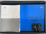 スマートキーは鍵をバッグに入れたままでもドアロックの開閉やエンジンのON・OFFができます。夜間や雨の日も鍵を探さなくて良いので便利です。